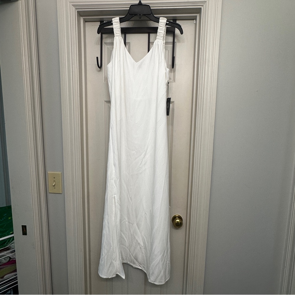 Vince Camuto White Sleeveless Dress
